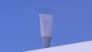 SKIN1004 Madagascar Cenla Hyalu-cica Sun Serum 50ml SPF50 PA++++ No White Cast Long-lasting All Skin Types Ship From Malaysia