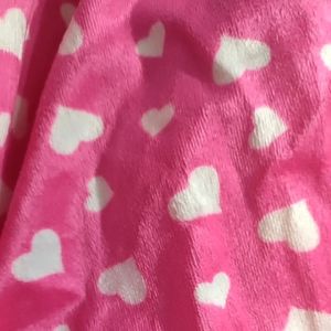 KAIN KILOAN BLUDRU BULU LEMBUT MOTIF LOVE