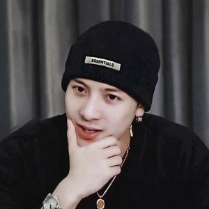 huiheyu 帽子男韩版 冬天帽子男topi untuk lindung panas winter hat for men winter cap Cute All-match Couple Hat Stripe Candy Color Female Knitted Hat Winter Men Woolen Beanies Korean Style Caps Wool Hat Letter Knitted Hat