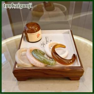 tuokaiguoji Smooth Round Acrylic Cuff Bangles For Women Vintage Exaggerated Jelly Color Smudging Bangle Wide Resin Bracelet Accessories