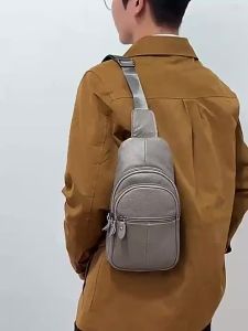 กระเป๋าคาดอก กระเป๋าสะพายไหล่ หนังวัวแท้ ขนาดเล็ก จุของได้เยอะ อเนกประสงค์ สไตล์เกาหลี สําหรับผู้ชาย