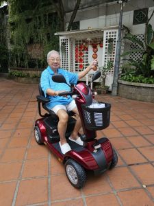 Xe Điện Eurocare Power - Tiện dùng cho người lớn tuổi vận hành đơn giản với nhiều tính năng Cao Cấp Của Eurocare BH 5 năm