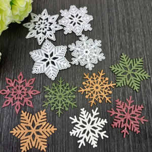4 Pcs/Set Snowflakes Metal Cutting Die Various Shapes Christmas Snowflakes Embossing Template Cutting Dies Stencils