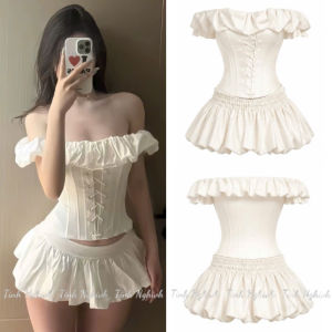 Set đồ nữ thiết kế gồm áo corset thắt dây trễ vai phối chân váy ngắn xòe có quần lót trong dự tiệc