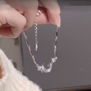 MIAOYA สร้อยข้อมือเซอร์โคเนียแฟชั่นสำหรับผู้หญิงรูปดวงจันทร์ดาวของขวัญวันเกิดที่ละเอียดอ่อน
