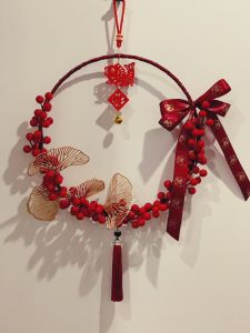 VÒNG HOA ĐÔNG ĐÀO DECOR NĂM MỚI TREO CỬA NHIỀU MẪU - TẶNG KÈM ĐÈN QT790