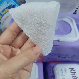Khăn giấy ướt cho da nhạy cảm Khánh An BABY WIPES mềm mại thơm mát trả lại làn da tươi mát đầy sức sống cho bé và cả nhà
