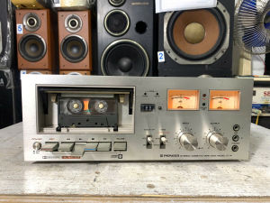 Bán em Đầu Deck cassetts  vip Pioneer CT - 4  còn đẹp hát rất tốt(2 vu ve vẩy)