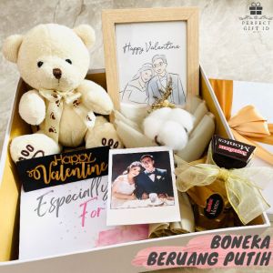Kado Ulang Tahun / Kado Valentine / Kado Ultah Karikatur Custom Illustration / Kado Anniversary / Kado Ultah / Hadiah Ultah / Hampers