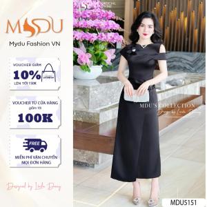 Váy Thiết Kế MDU5151 Lụa Twist Satin Đen Suông Dài Cổ Lệch Xếp Eo Vạt Vắt Chéo Sang Trọng Từ MDU