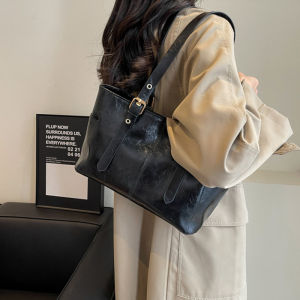 LHFriday งานขายดีรุ่นแนะนำ กระเป๋าลำลองแฟชั่นสะพายข้าง งานเกาหลี ทรงสวย ใบใหญ่จุใจ วัสดุคุณภาพอย่างดี สีสวยแต่งตัวได้ง่าย สะพายได้ทุกโอกาส จะสะพายไปทำงานสะพายไปเที่ยวก็เริ่ด กดสั่งได้เลย