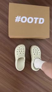 WomenS Thick-Soled Clogs 2026 New Summer Outdoor Anti-Slip Anti-Odor Beach Height-Increasing Thick-Soled Sandals