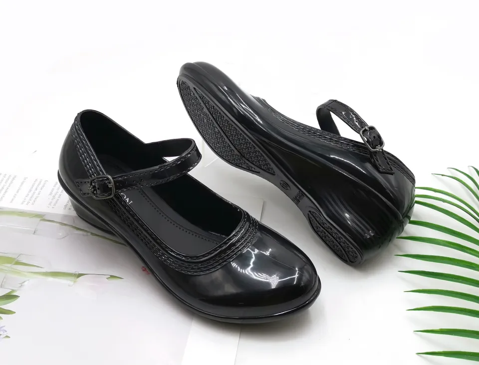 Glossy cheap footwear wholesale