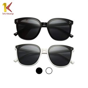 Satu Keluarga Kacamata Hitam Unisex Pria Wanita C659 Kaca Mata Pantai Fashion Square Frame Gaya Retro Korean Sunglasses Import