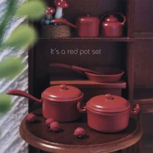 LIAND กระทะทอดกระทะ เครื่องครัวบ้านตุ๊กตา เครื่องใช้ในครัว กาต้มน้ำพลั่ว อุปกรณ์ทำอาหารตุ๊กตา ของเล่นเด็กเล่น การเล่นบ้าน หม้ออุณหภูมิขนาดเล็ก ฉากขนาดเล็กมาก