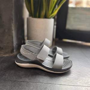 Giày dép crocs(Chính hãng)SANDAL CROS LITER 360 NỮ ÊM MỀM DẺO KHÔNG HÔI CHÂN ĐI BIỂN ĐI MƯA MÀU GHI XÁM