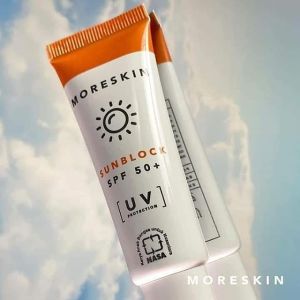 Moreskin Sunblock SPF 50+ - Perlindungan Kulit dari Sinar UVA dan UVB - Perlindungan Diri dari Paparan Sinar Matahari - Skincare Nasa - Tabir Surya -ginal Nasa - Cosmetic Nasa - Ken Herbal