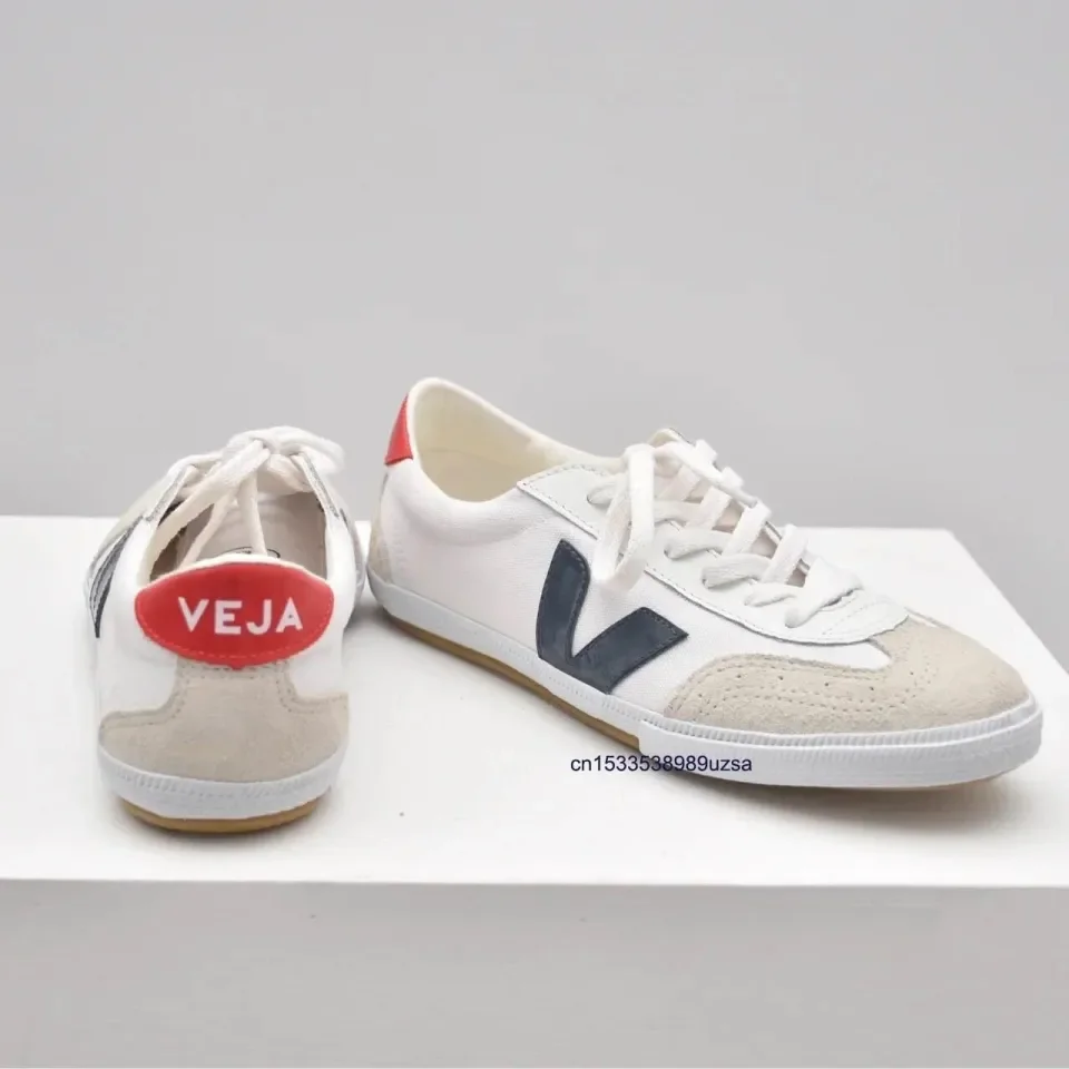 Veja volley canvas clearance sneaker in nautico pekin