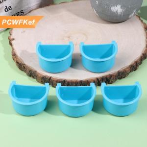 【PCWFKef】 New 5Pcs Bird Thực Phẩm Cho Ăn Món Ăn Dễ Dàng Để Cài Đặt Chim Lồng Trung Chuyển Bát Cho Động Vật Nhỏ Budgie Parrot Parakeets Lovebirds