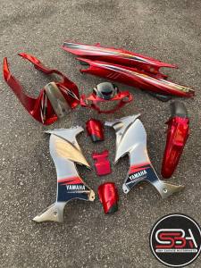 COVERSET ORIGINAL HLY YAMAHA 125Z / 125ZR MERAH SKALA DADA SILVER DESIGN STRIPE SIAP TAMPAL PERCUMA EMBLEM HONG LEONG HLY