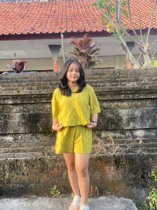 ONE SET CROPTOP&CELANA PENDEK KEKINIAN