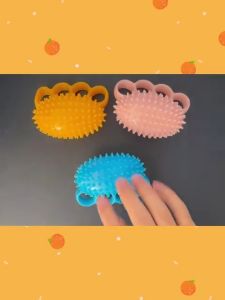 Tập luyện sức mạnh cơ bắp ngón tay bằng bóng TPR cầm tay bóng gai tập cơ tay