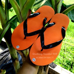 SENDAL JEPIT ANAK CEWEK DAN COWOK LUCU WARNA ORANGE TERMURAH