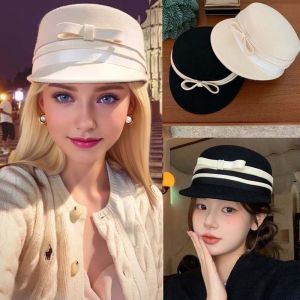 XYAX Có vẻ cổ điển Mũ cưỡi ngựa bằng len Cung Mũ beret Mũ cưỡi ngựa trang trọng Chương trình trực tiếp Phong cách retro Mũ Hiệp Sĩ Thời Trang Quý cô