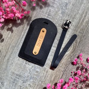 Tag vali du lịch thẻ treo lên túi xách vali có gắn tên theo yêu cầu mẫu đẹp chất lượng. Màu sắc đa dạng & vintage.