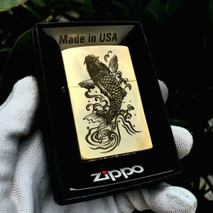 Bật Lửa Zippo Cá Chép Hóa Rồng Đồng Nguyên Khối Đáy Dập Đời La Mã ( Tặng Kèm Phụ Kiện )