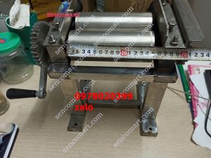 Máy cán khô mực được thiết kế nhỏ gọn có thể mang theo khi đi du lịch dã ngoại