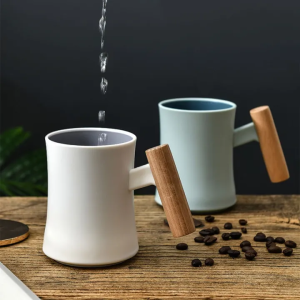 400ml Mimimalist Wooden Handle Round Cup Mug Plastic Kitchenware for Drinking Coffee Milk Tea