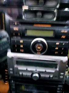 ĐẦU RADIO CD AUX tháo xw nissan.