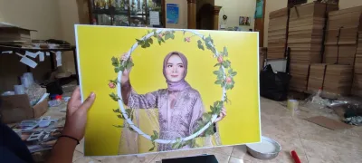 CETAK FOTO UKURAN 12R 1 FOTO TERLARIS DAN TERMURAH PROSES 1 HARI BISA COD