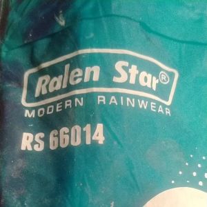 Elmondo Ceria Ponco Jas Hujan: Desain Praktis & Simple