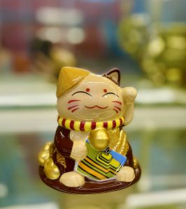 Mèo Thần Tài May Mắn Golden Bear Việt Nam Bằng Gốm Phụ Kiện Trang Trí Qùa Tặng Lưu Niệm Cao 10cm Rộng 10cm