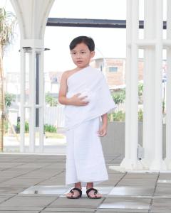 Baju Manasik Haji Anak Gamis set Hijab Putih polos  / Kain ihram Anak Laki laki / Tunik Anak warna putih manasik Haji untuk usia 3-10 thn