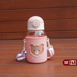 Botol Tempat Minum Anak Karakter Pouch BPA Free Sedotan Tali Panjang 620ml Dengan Pelindung Silikon