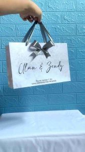 paper bag bridesmaid custom tas kertas glossy nikahan paper bag wedding Tas Kertas Unik Untuk Acara Pernikahan - Lazada