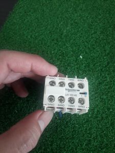 Tiếp điểm phụ LA1KN40 Schneider 4 NO dùng cho LC1K06 LC1K09 LC1K12 LP1K06 LP1K09 LP1K12 CA2K CA3K
