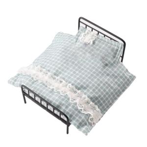 Miniature Iron Bed Set With Soft Quilt Pillow Bedding 1/12 Scale Doll House Furniture For Craft Model Project Enthusiasts