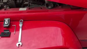 mv1 Anti-theft Hood Latches Catch for Jeep Wrangler TJ 1997-2006 for Jeep Wrangler JK 2007-2017 for Jeep Wrangler JL 2018 Up P9Q4M