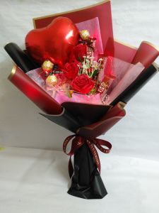[ready stock] promotion graduation new style balloon chocolate rose flower bouquet gift with sticker words happy graduation free led light KitKat ferrero rocher suprise present[现货]大优惠新款毕业花束气球巧克力香皂玫瑰花束礼品毕业礼物送LED灯