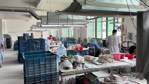 Độc đáo trang trí quần nhựa trồng container cấu trúc ổn định lỗ thoát nước thích hợp cho trong vườn ngoài trời trong nhà