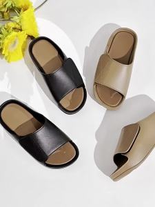 [Free Shipping] WomenS Summer Outdoor Slippers New Trendy Beach Sandals WomenS Slip-On Slippers Non-Slip Wear-Resistant Soft-Soled WomenS Sandals