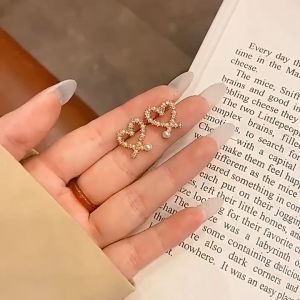 Anting Hati Mutiara Heart Pearl Stud Earrings Korean Style Jewelry Elegant Luxury Women Accessories