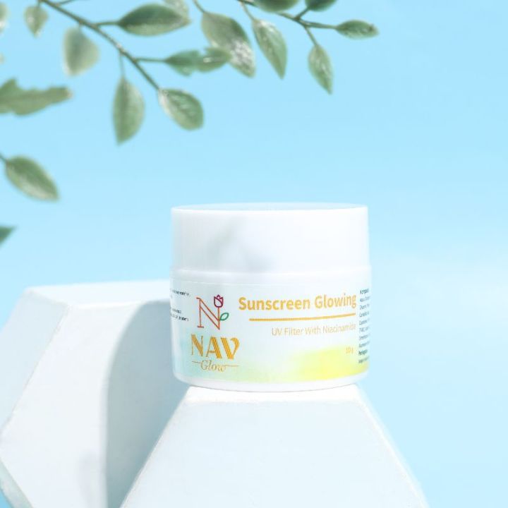 Nav Glow Sunscreen Glowing-Tinted Sunscreen With Niacinamide