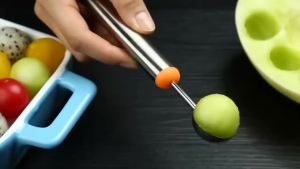 Fruit fork stainless steel watermelon scoop fruit cutter ice cream scoop multifunctional fruit scoop carved flower