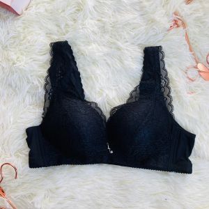 B-6511 เสื้อในผู้หญิง ไร้โคงฟองน้ำหนา บราดันทรง อกชิด อกสวย ผ้าลูกไม้