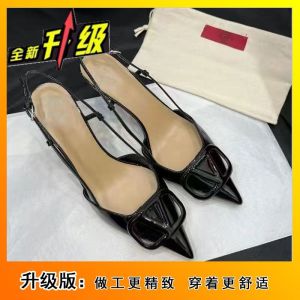 [Free Shipping] Summer New Collection: Metallic Buckle Nude Pink High-Heeled Fashion Sandals High-Quality Patent Leather Height-Enhancing Elegant WomenS Single Shoes